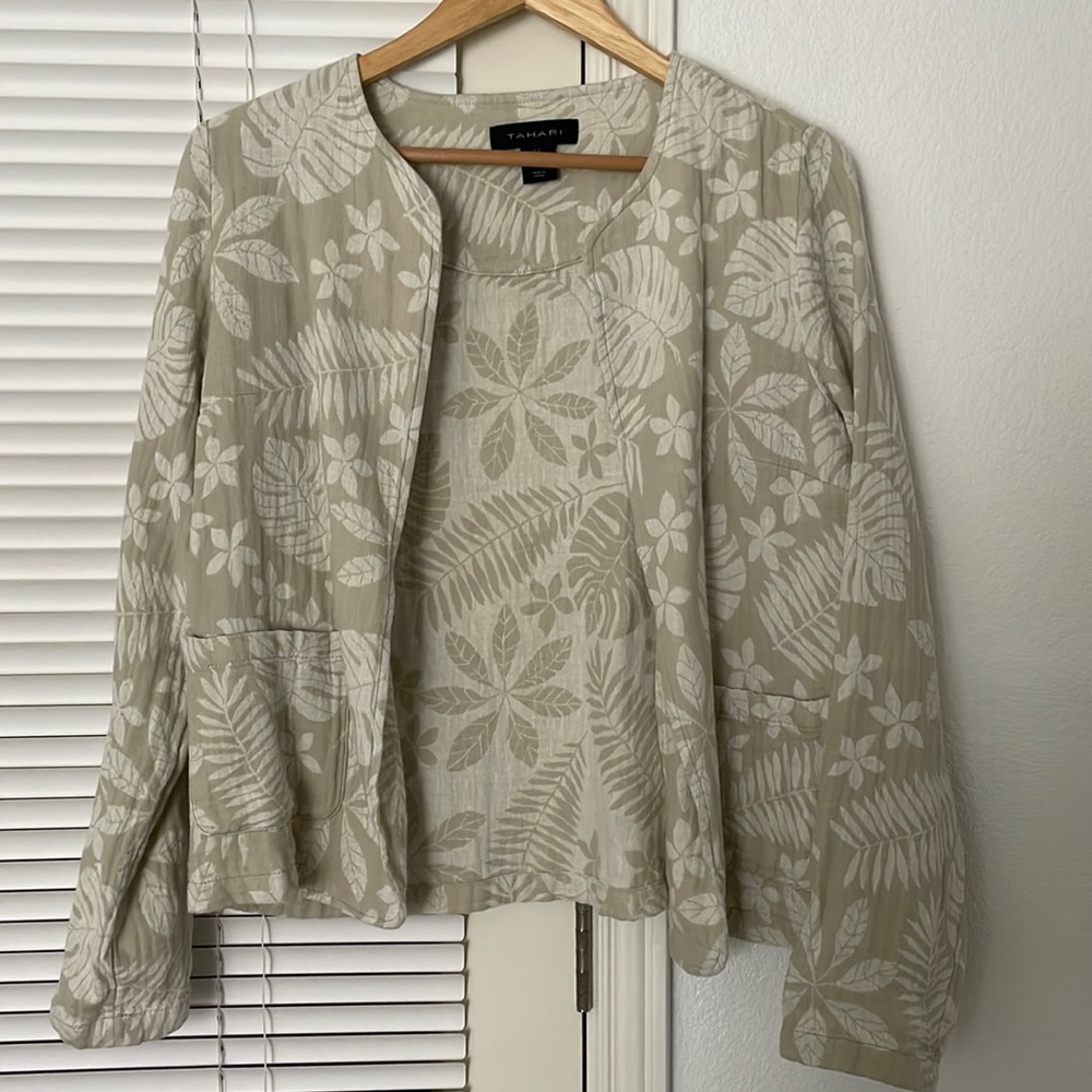 TAHARI CARDIGAN